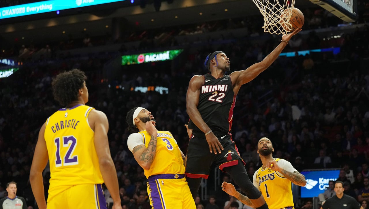 Los Lakers se hunden mientras los Celtics pelean por el liderato