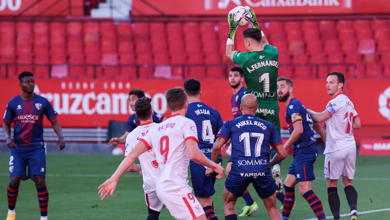 Orta ata a Álvaro Fernández, el sustituto de Dmitrovic, y mete presión al serbio