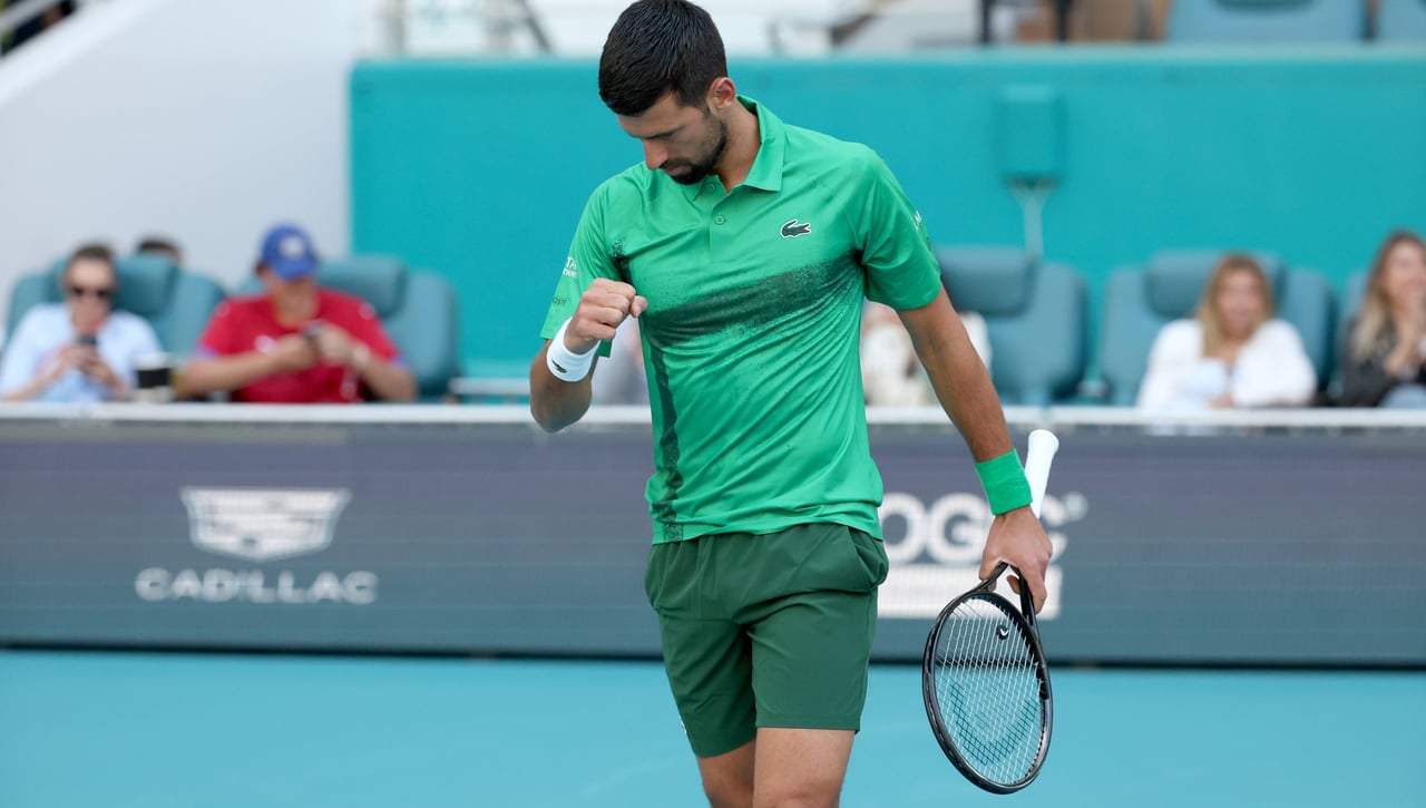 Djokovic da un paso al frente gracias a Carlos Alcaraz