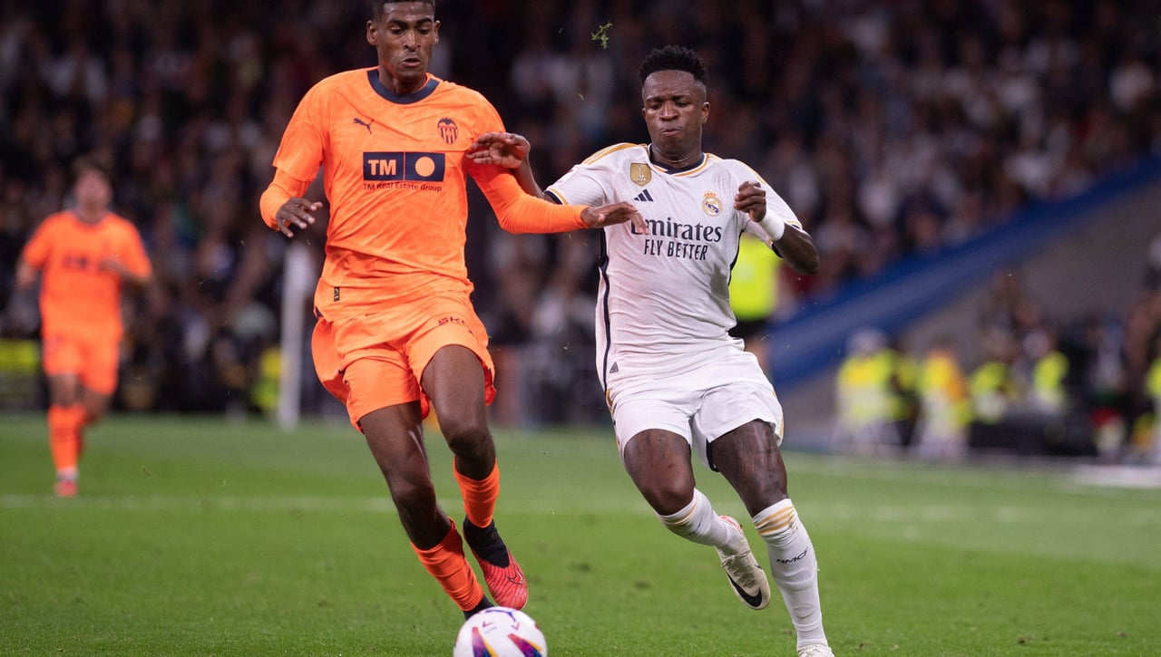 Vinicius le contesta al Valencia y Mestalla
