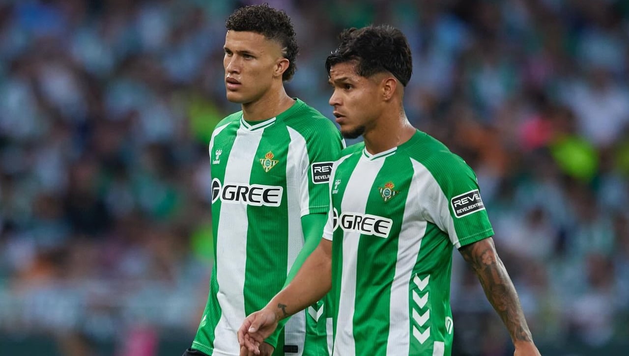 Deossa y el Cucho Hernández se marcan 'un Vinícius' antes de la visita del Betis a Genk