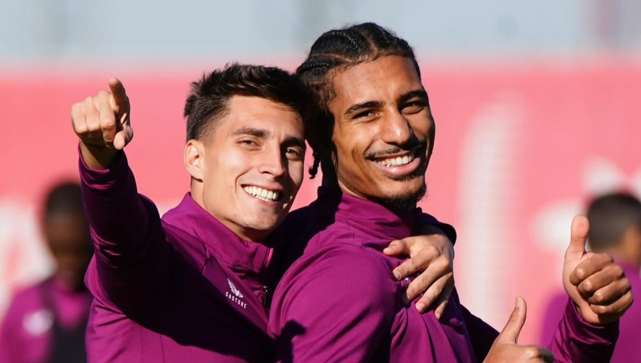 Una baja en el último entrenamiento del Sevilla que da pistas para el once titular