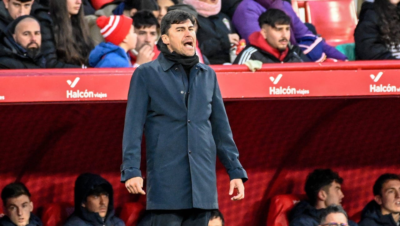 El problema que mantiene a 'Cacique' Medina al frente del Granada CF