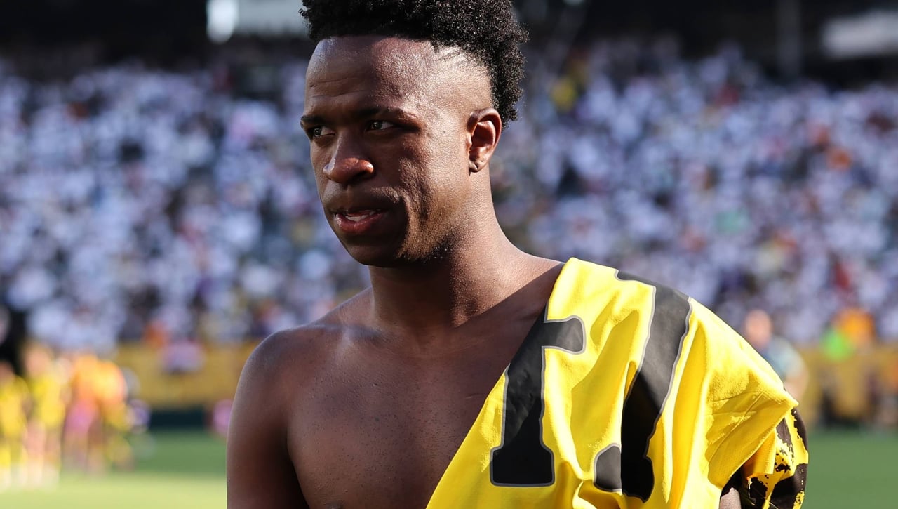 Vinícius Júnior se 'pasa' al fútbol sala...para apoyar a otro brasileño