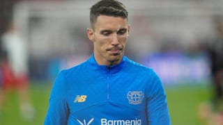 El Barcelona sigue de cerca la situación de Grimaldo mientras el Bayern lo tantea