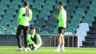 Antony hace amigos en su estreno en el Villamarín en una sesión sin Iker Losada