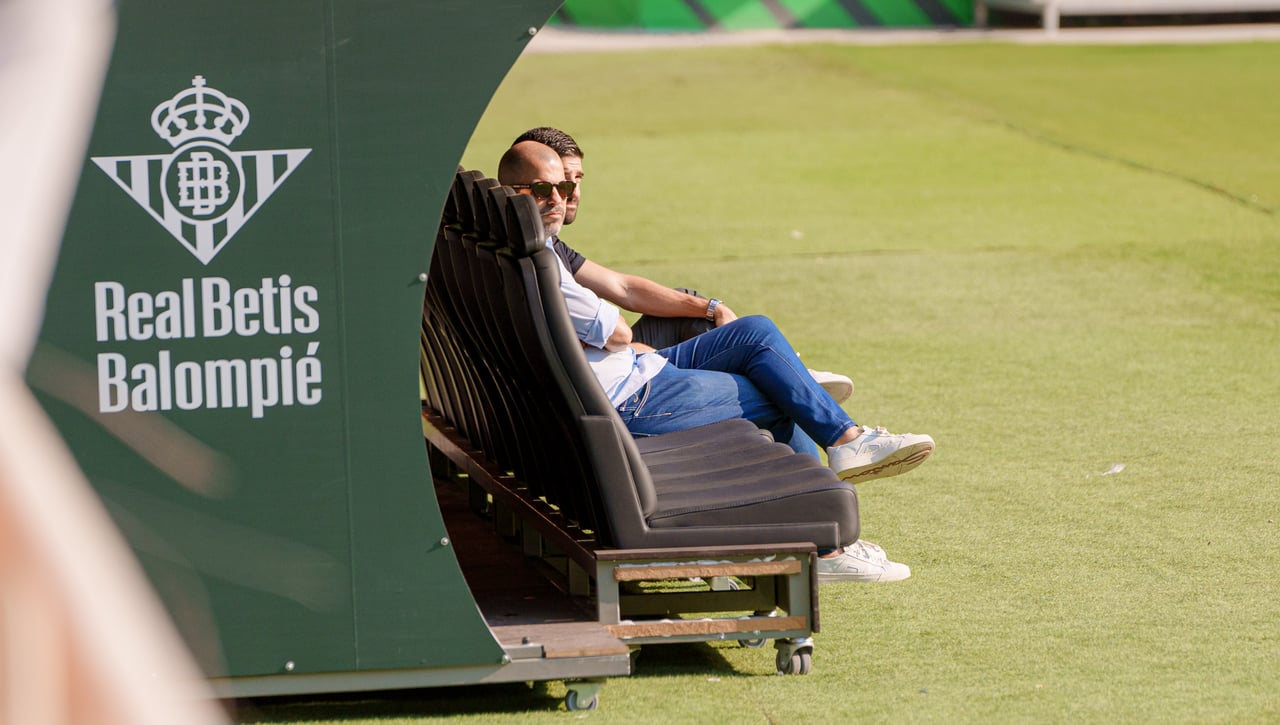 Manu Fajardo ve "un símil" con otra plantilla histórica que rozó la gloria
