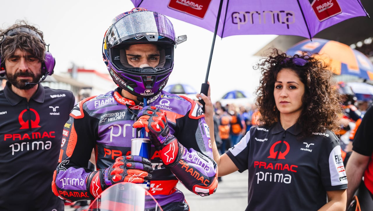 Jorge Martín triunfa y Pedro Acosta hace historia en Portimao