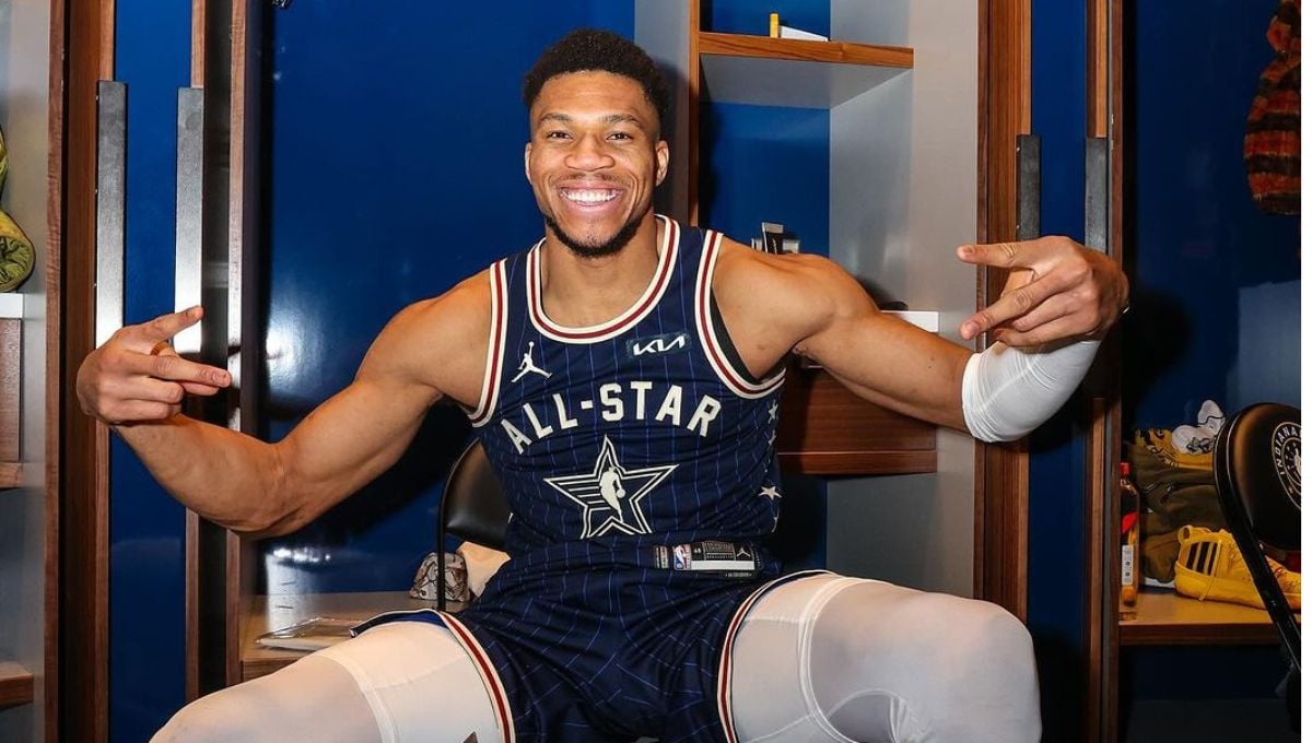 Campanada con Giannis Antetokounmpo
