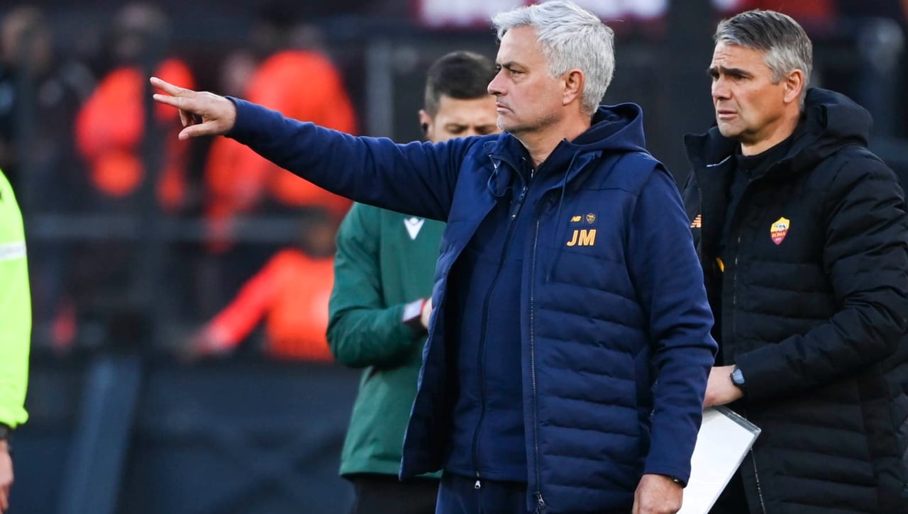 El tropiezo de la Roma deja a Mourinho como señalado y con Dybala lesionado