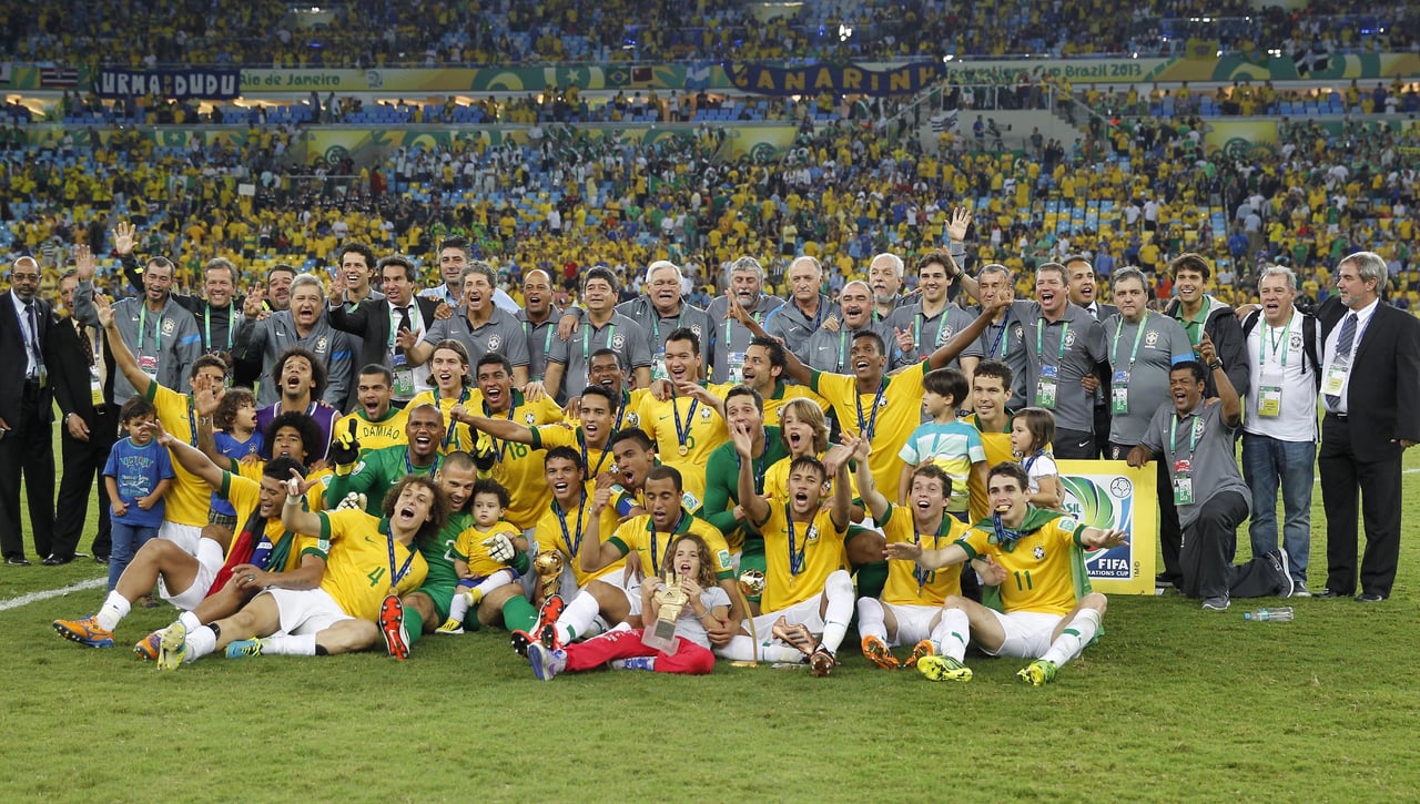 Celebra su convocatoria en el Mundial de Qatar con una petición de matrimonio