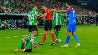 Con Martínez Munuera, suma y sigue: cuarto partido sin ganar (sólo el 30%) y otro penalti al limbo