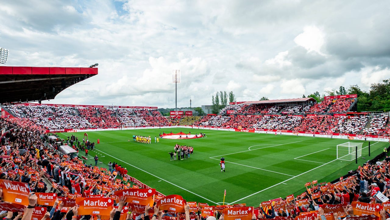 La afición del Girona da la espalda a una temporada sin rumbo