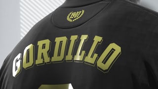 "Vaya abuso", "¿Dónde la puedo conseguir", "Fíchenle, Hummel"... La camiseta del Betis que enamora