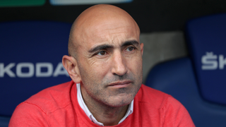 Apunta a Abelardo