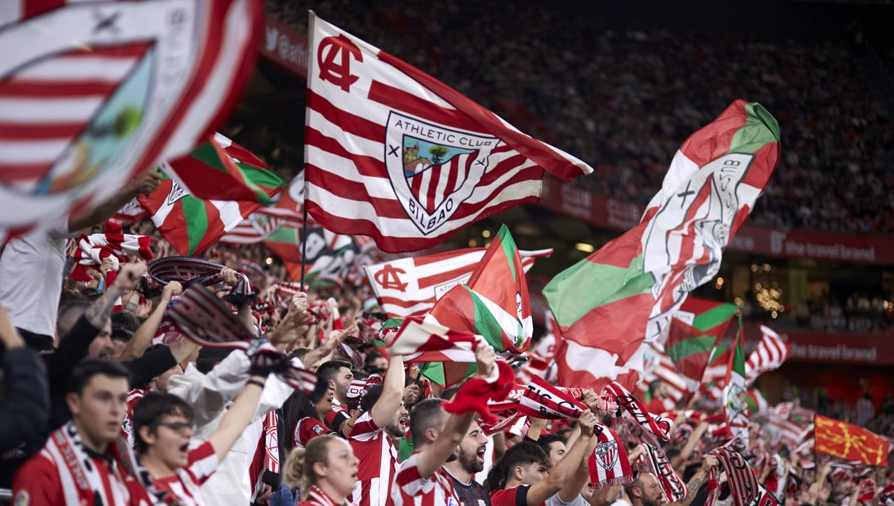 La protesta de la afición del Athletic Club en El Sadar de Osasuna
