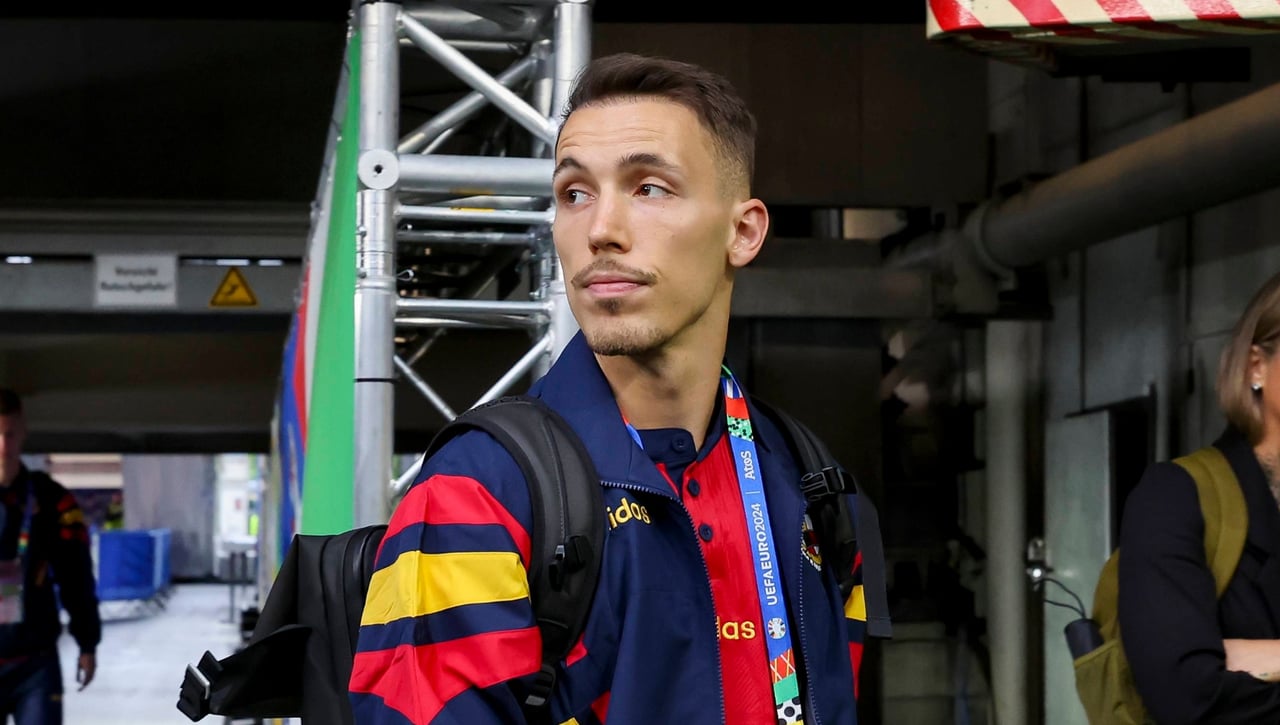Grimaldo avisa a Cucurrella si ganan la Eurocopa: "Pelar a 'Cucu' sería mucho mejor"