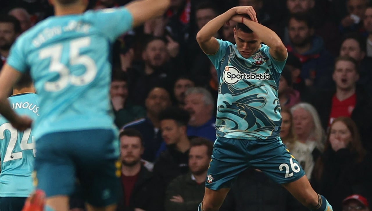 El otro Carlos Alcaraz casi 'dinamita' la Premier