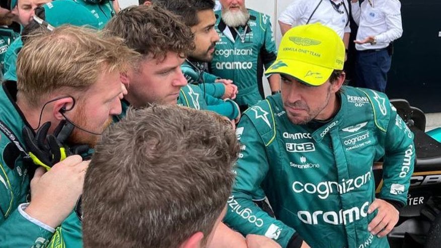 Fernando Alonso no está solo en Aston Martin 