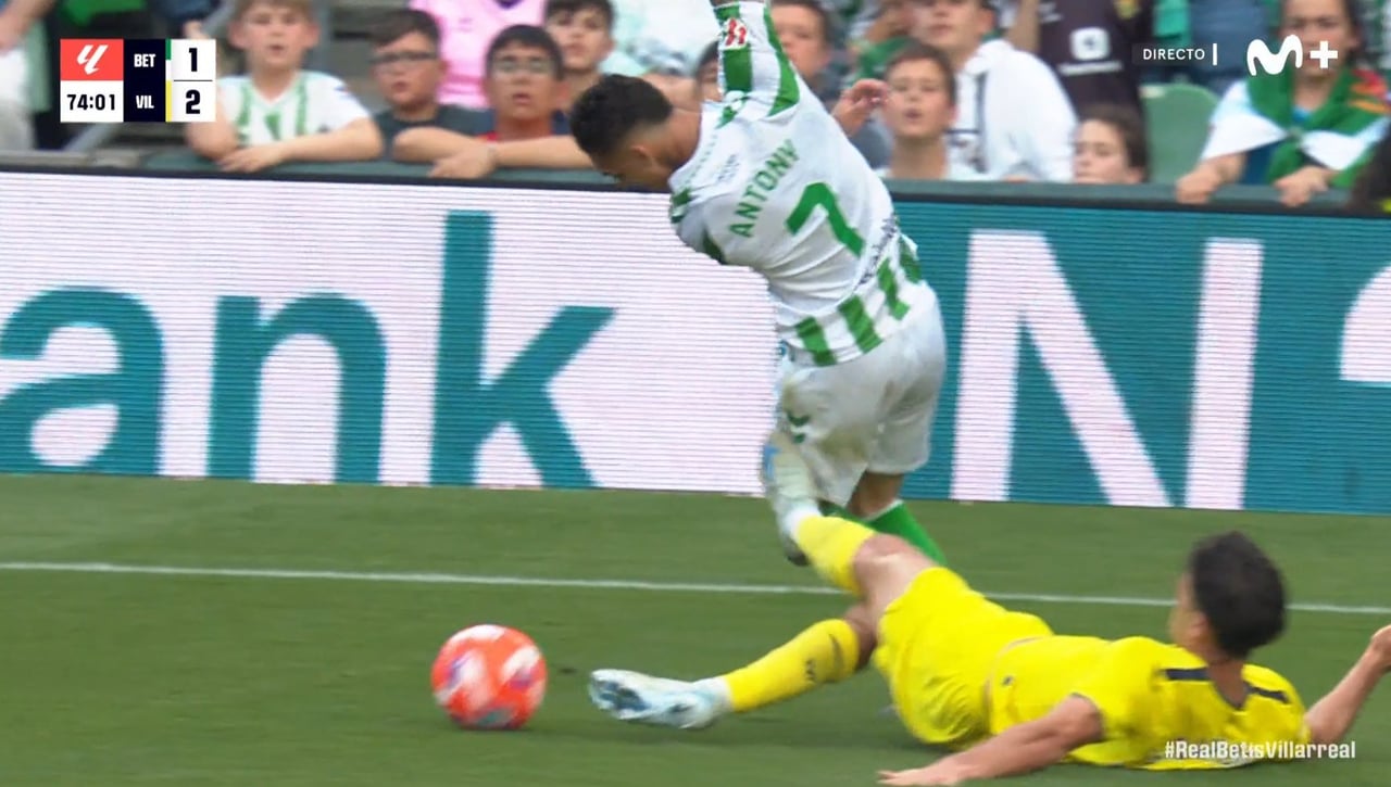 La polémica del Betis - Villarreal: tan culpa de Pulido Santana como de De Burgos Bengoechea