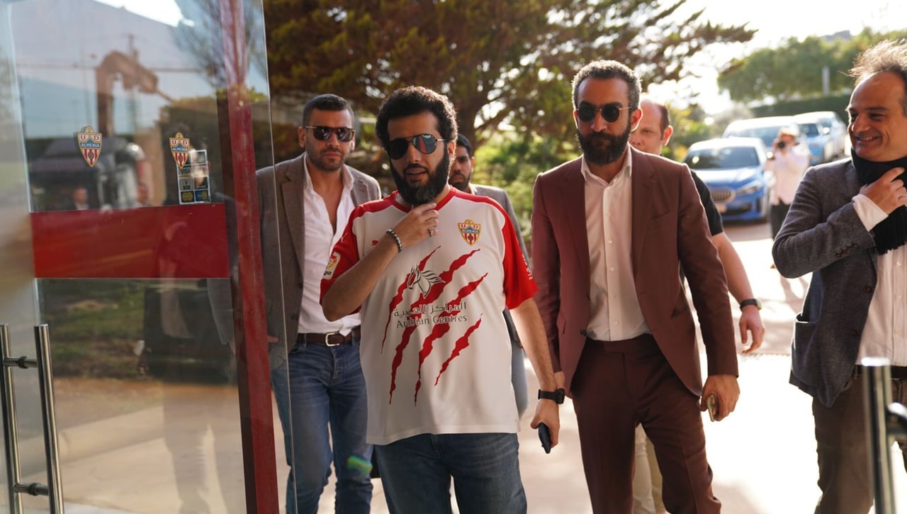 La verdad sobre el límite salarial del Almería de Turki, sus fichajes millonarios y su relación con Tebas