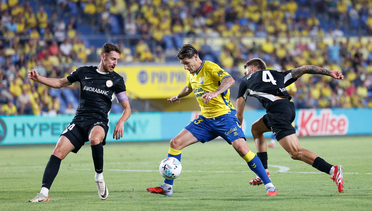 Así queda la clasificación de LaLiga Hypermotion tras el triunfo del Cádiz y los tropiezos de Las Palmas y Real Zaragoza