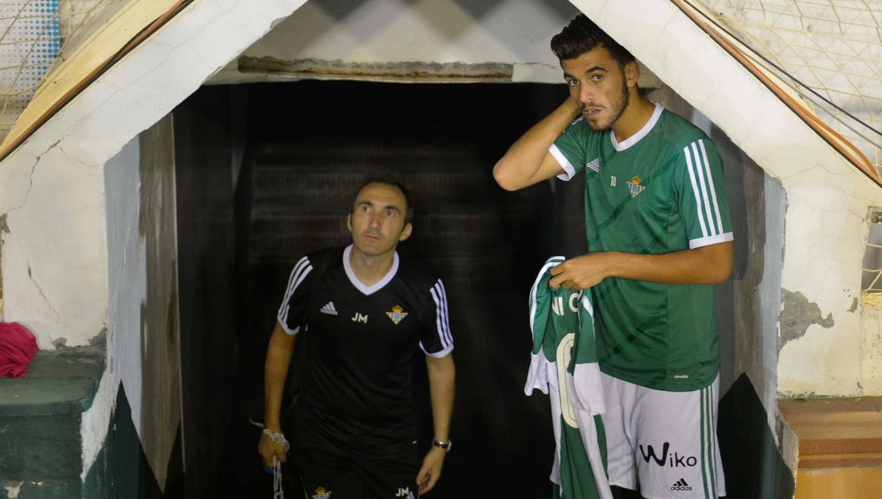 Ceballos recoge cable, no habla del Betis y redefine su estrategia