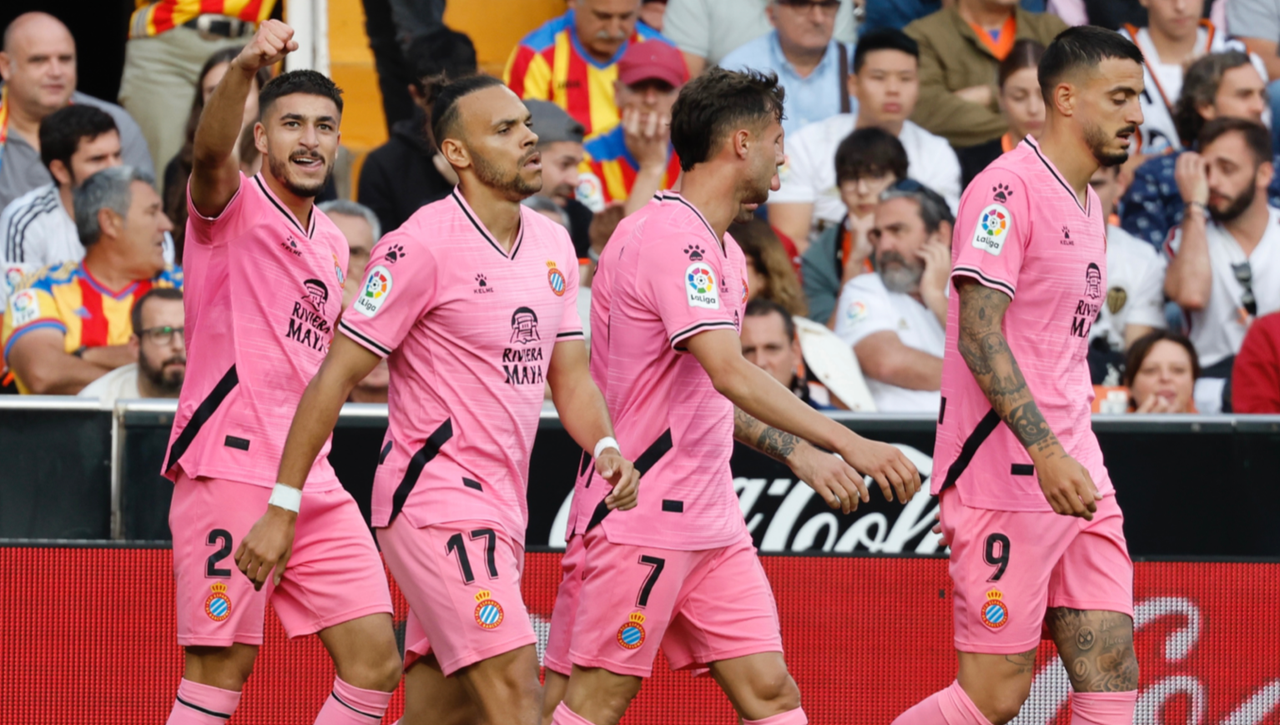 La afición del Espanyol prepara una gran protesta durante el partido ante el Almería