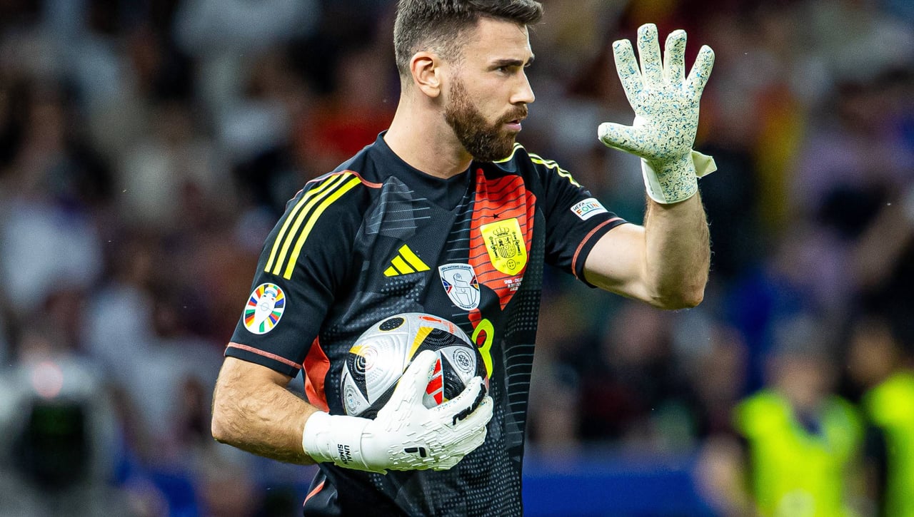 Unai Simón, calienta 