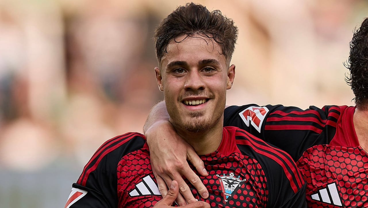 Hugo Rincón acumula el interés de varios equipos de Primera tras su buena temporada en el Mirandés