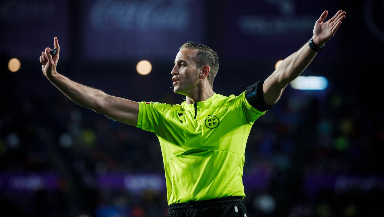 El Real Madrid lo vuelve a hacer y carga contra Alberola Roja antes de la Supercopa