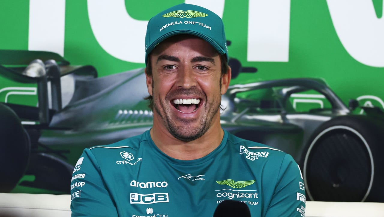 Echan un cable a Fernando Alonso
