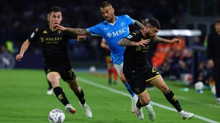 El Nápoles se complica la vida