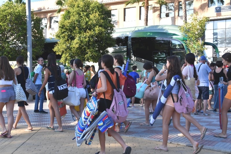 Autobuses tirados de precio y sin límite de plazas para ir a la playa