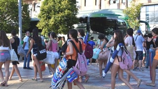 Autobuses tirados de precio y sin límite de plazas para ir a la playa