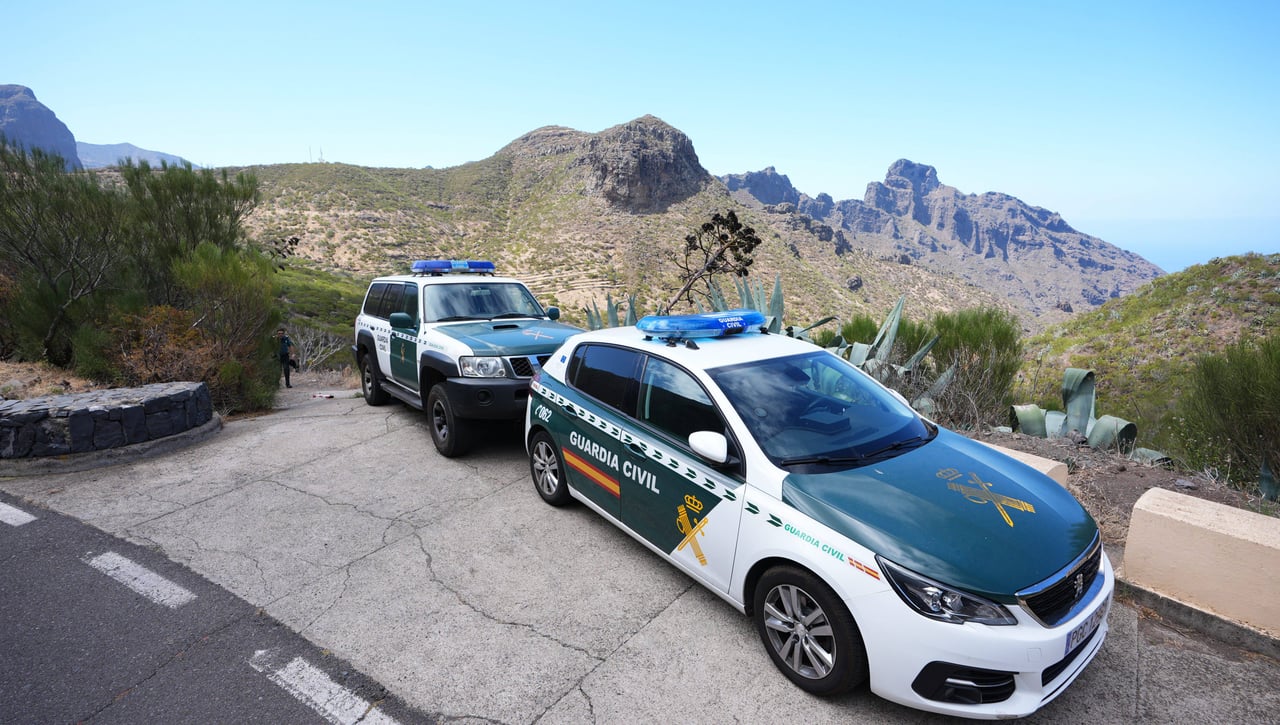 ¿Puedo adelantar a la Guardia Civil y a la Policía?
