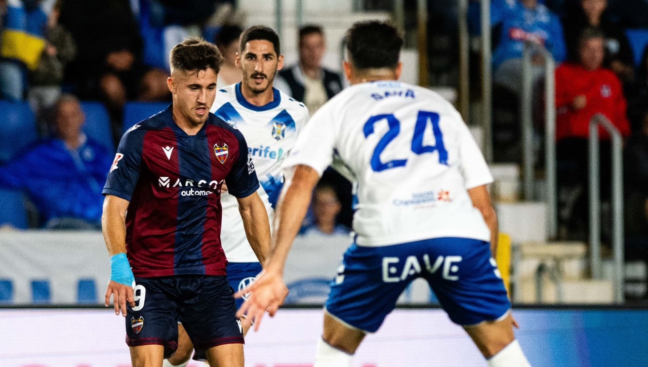 Tenerife 0-3 Levante: El colista recibe otra goleada