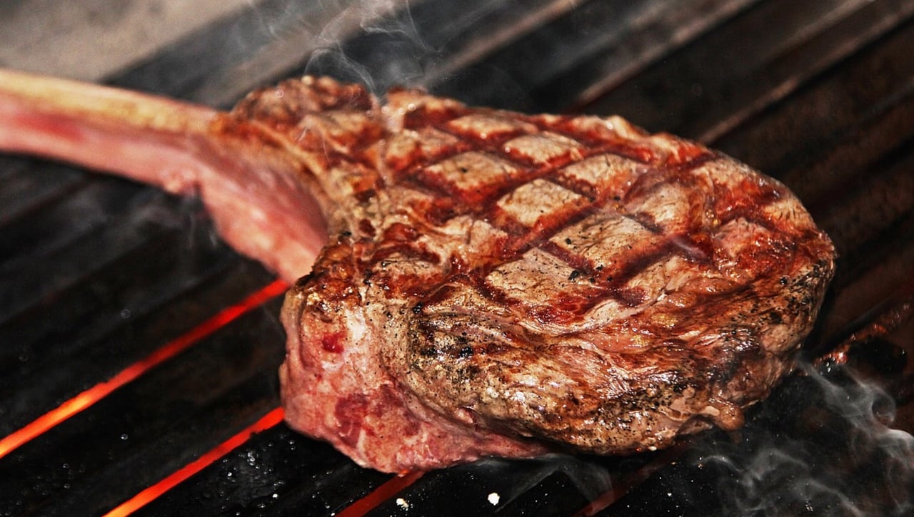 El corte de carne que parece chuletón y es mucho más barato para las barbacoas de verano