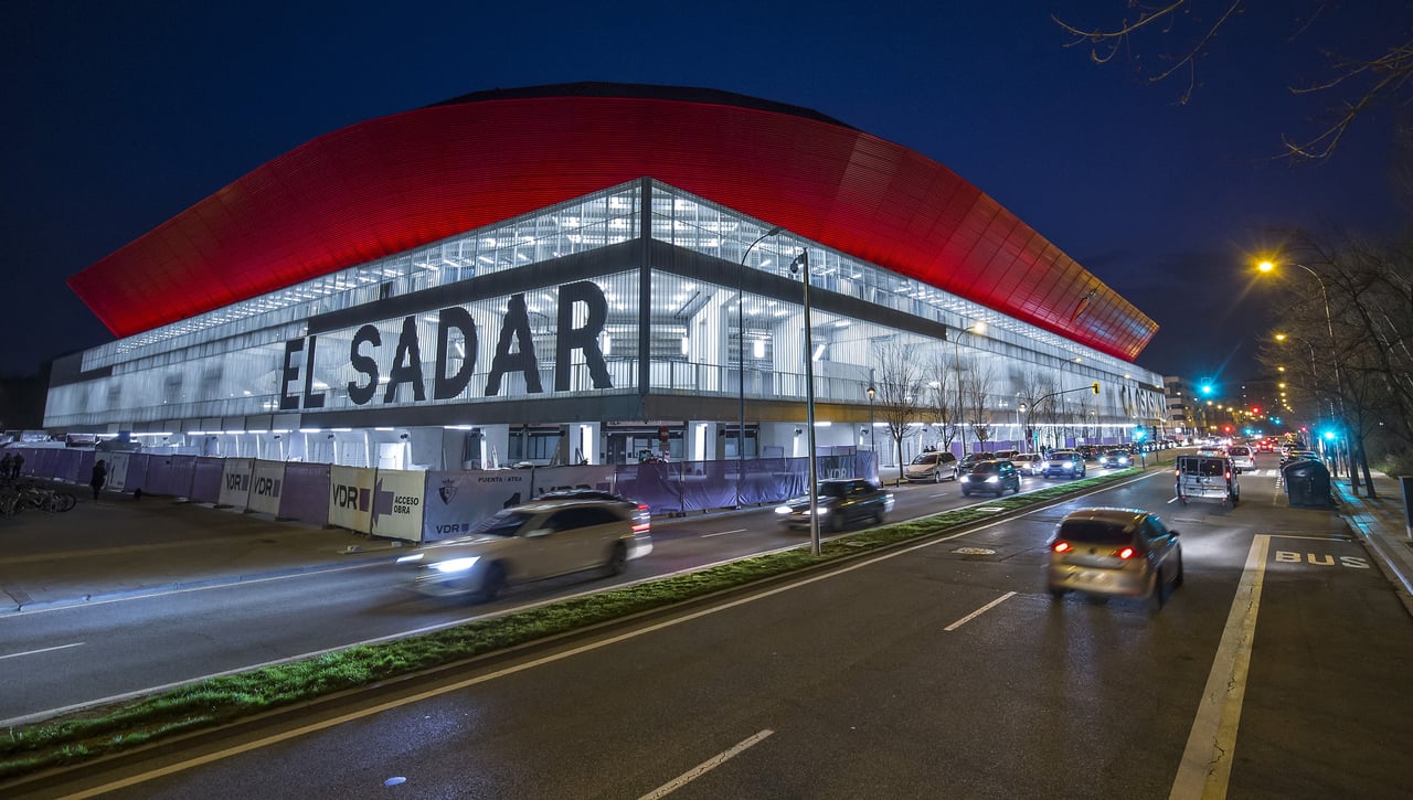 Osasuna paga las reformas de El Sadar gracias a dos jugadores