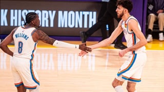 LeBron James no sostiene a los Lakers en una noche de peleas y expulsados