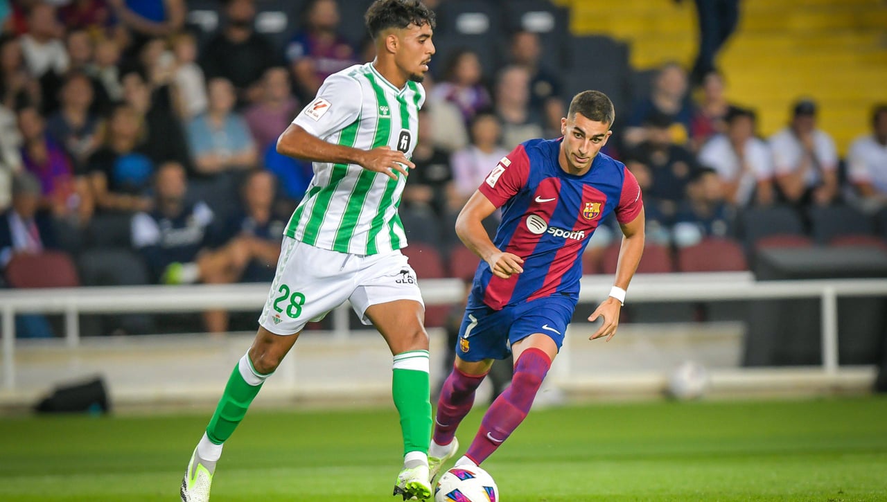 El Betis - Barça, en el aire