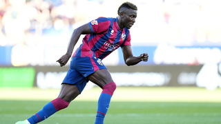 El Almería se enfrenta a un problema potencial con Patrick Soko, sus convocatorias recurrentes con Camerún