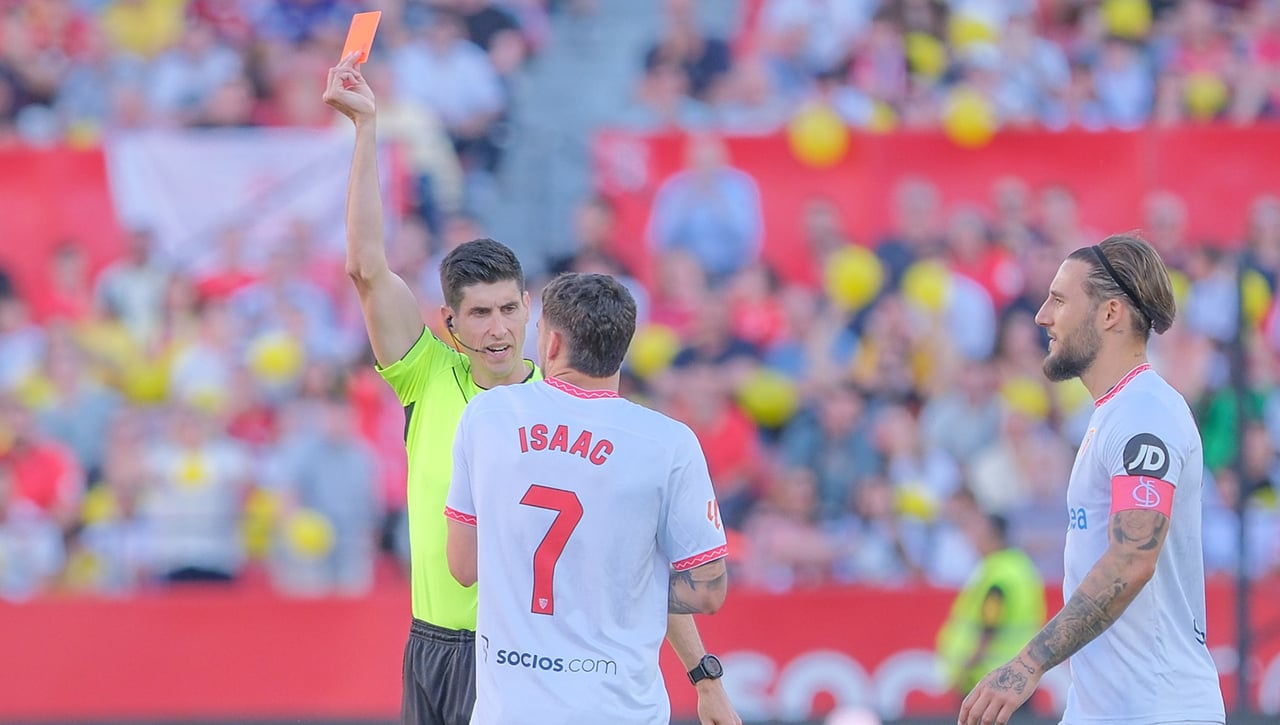 El audio del VAR que perjudica a Isaac Romero en el Sevilla