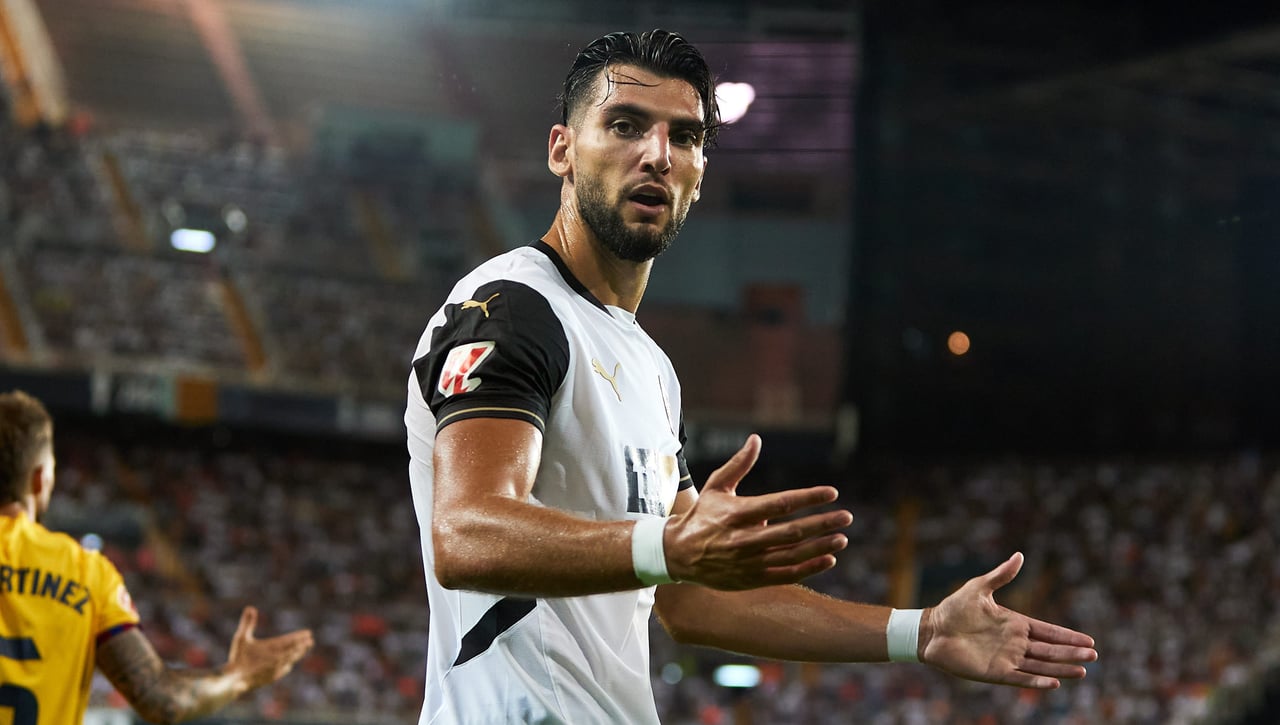 Rafa Mir, contra la espada y la pared