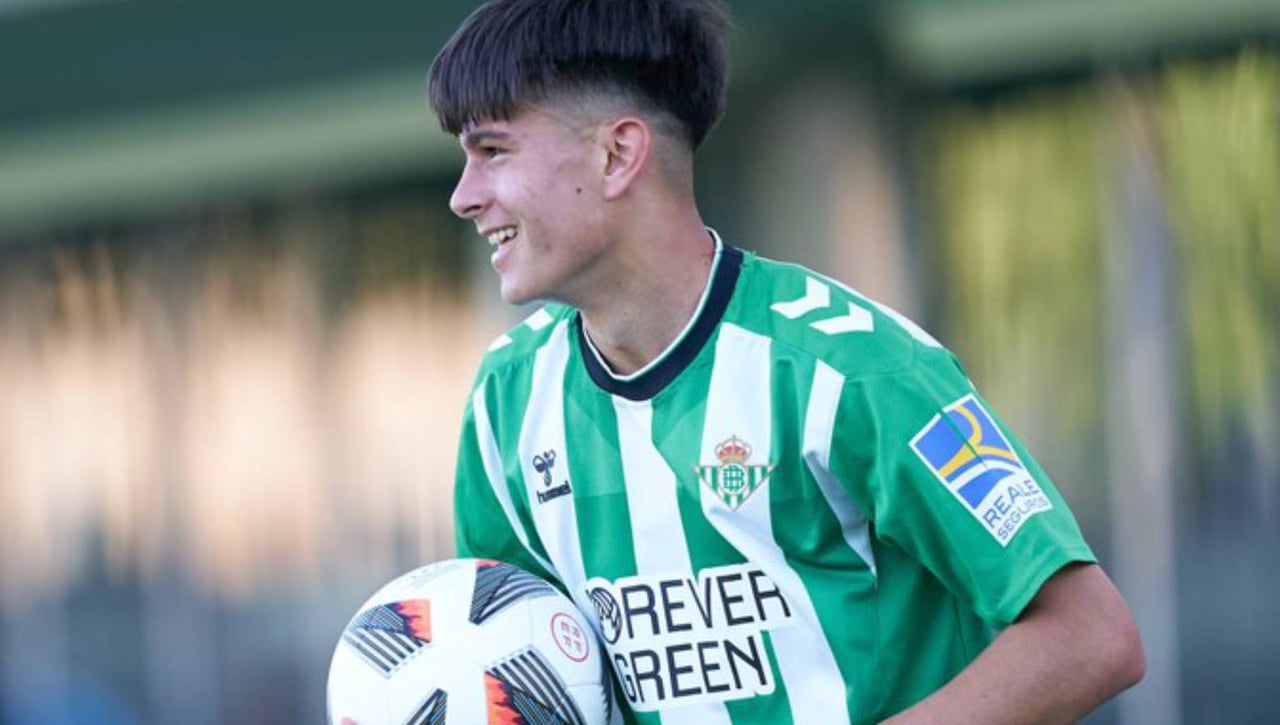 El Nápoles viene a por una joya del Betis y de España