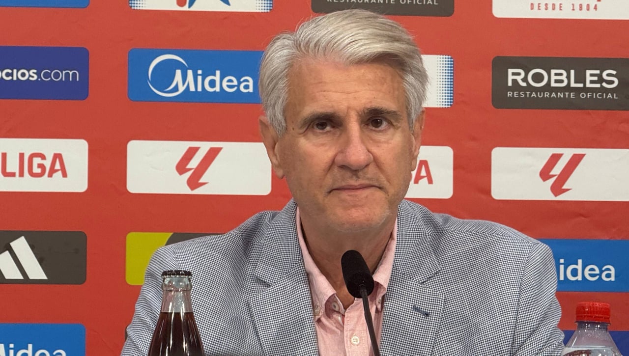 Cordón da la sorpresa con Juanlu, designa a los sustitutos de Lukébakio y ensalza a "uno de los mejores delanteros de La Liga"