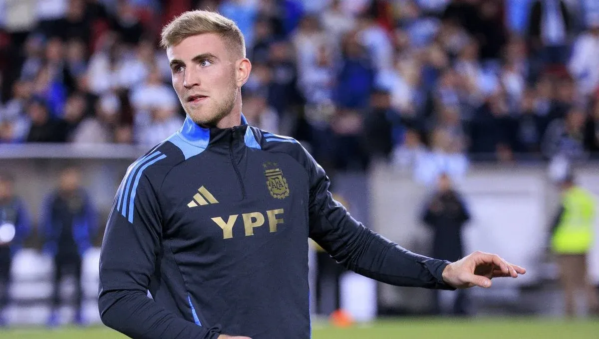 Vinculan al Sevilla con la perla de Boca seguida por el Betis