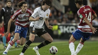 Javi Guerra tranquiliza a la afición del Valencia