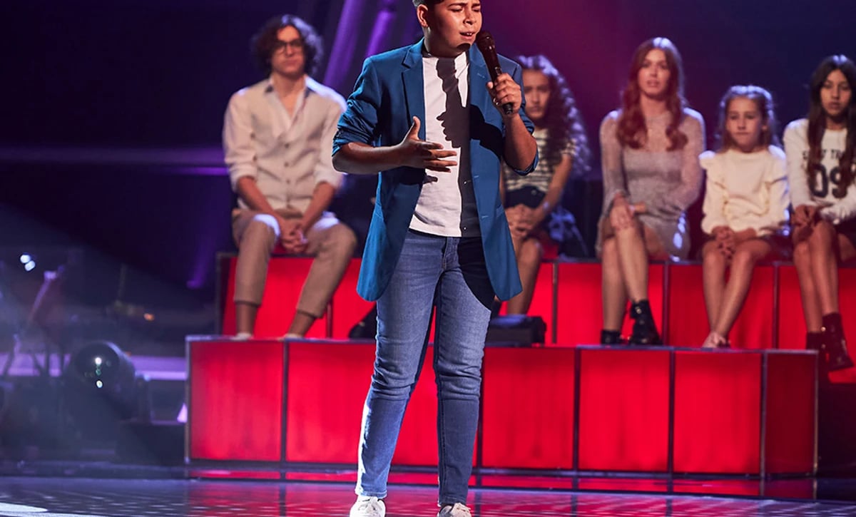 Pelos de punta con el niño que imita a Camarón