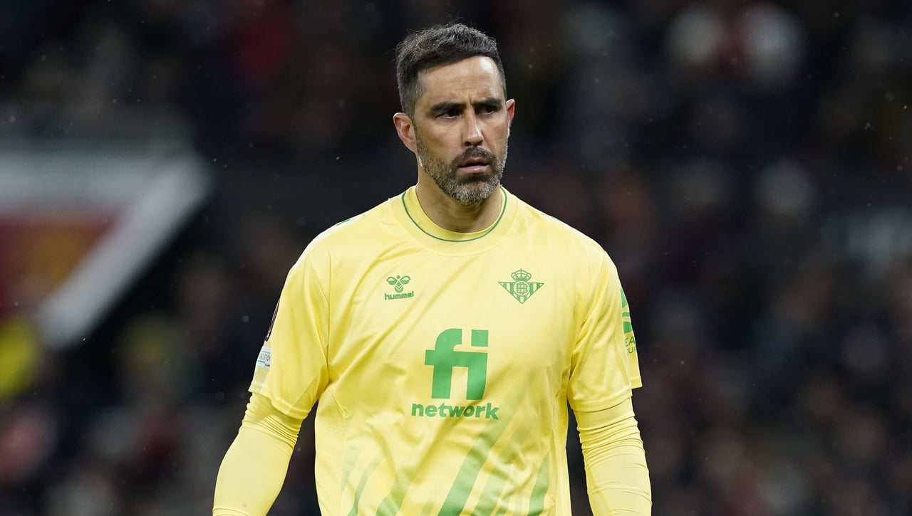 Bravo habla sobre su futuro y da pistas de los movimientos del Betis